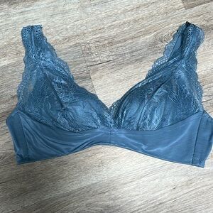 Understance Uplift Wireless Plunge Lace Bra - Vintage Blue